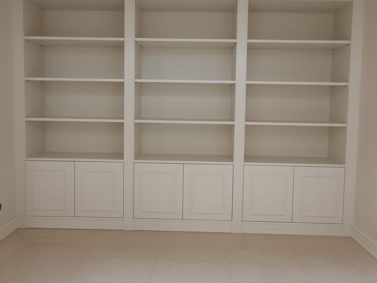 Bibliothèque classique laquée